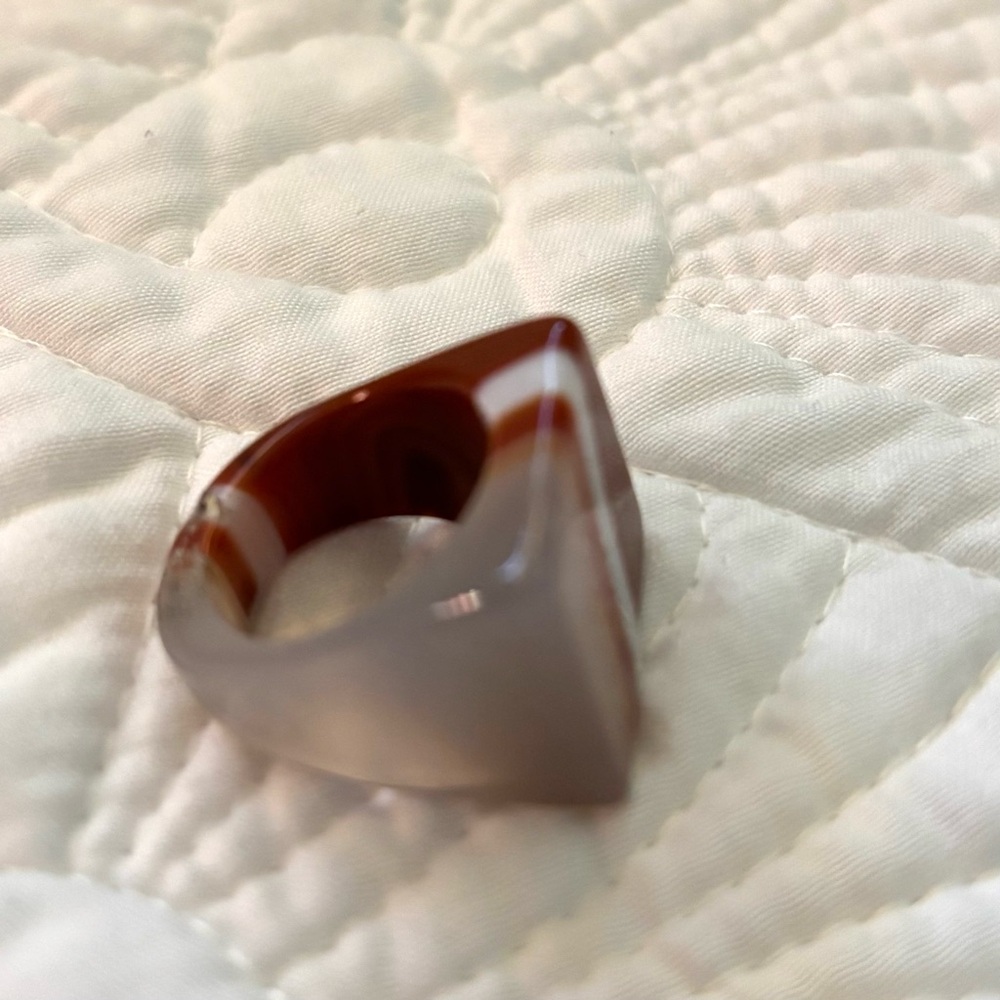 Vintage Solid Carved Agate Ring - image 7
